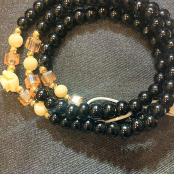 BLACK BEAD WRAP BRACELET WITH CHARMS - Picture 4 of 5